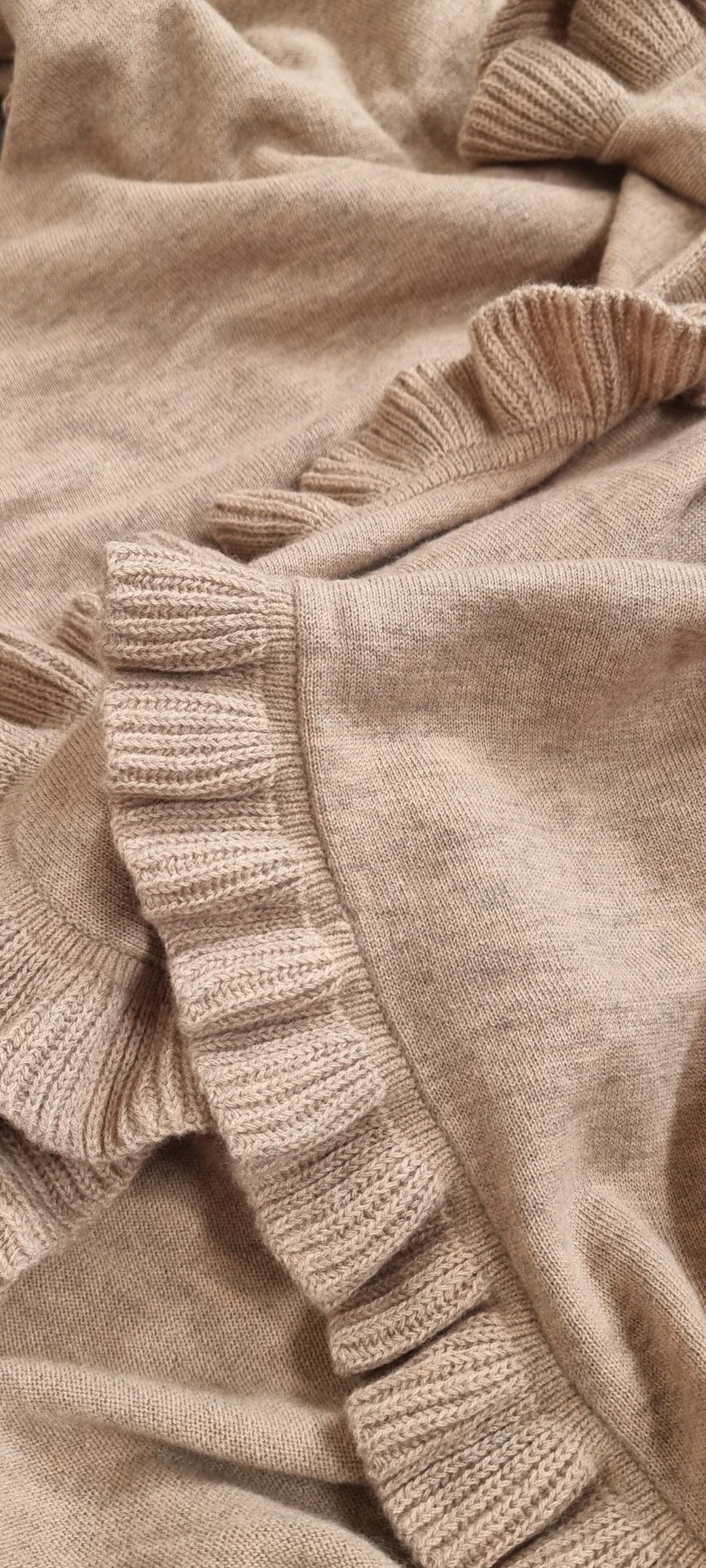 Muse Cape in Merinowol (beige)