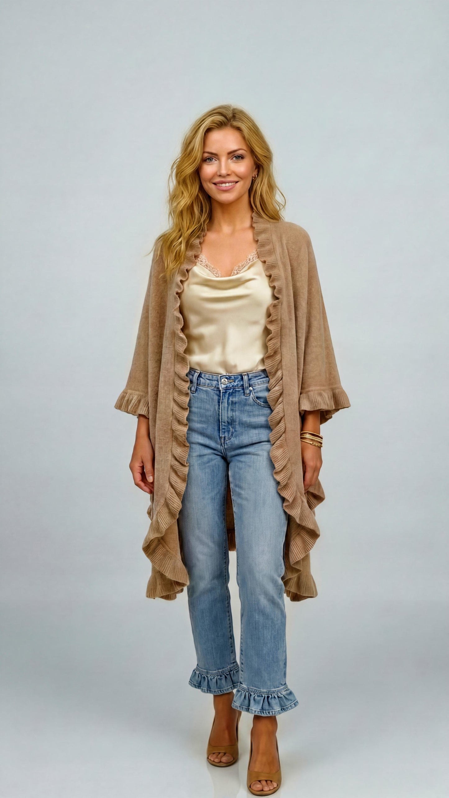 Muse Cape in Merinowol (beige)